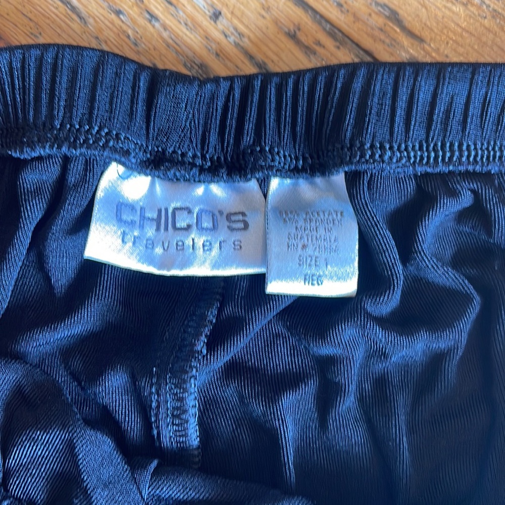 Black Chicos travelers size one regular - Picture 2 of 4